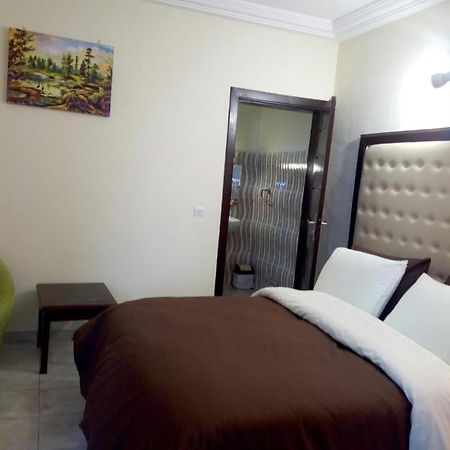 Hotel Saphir Abidjan Esterno foto