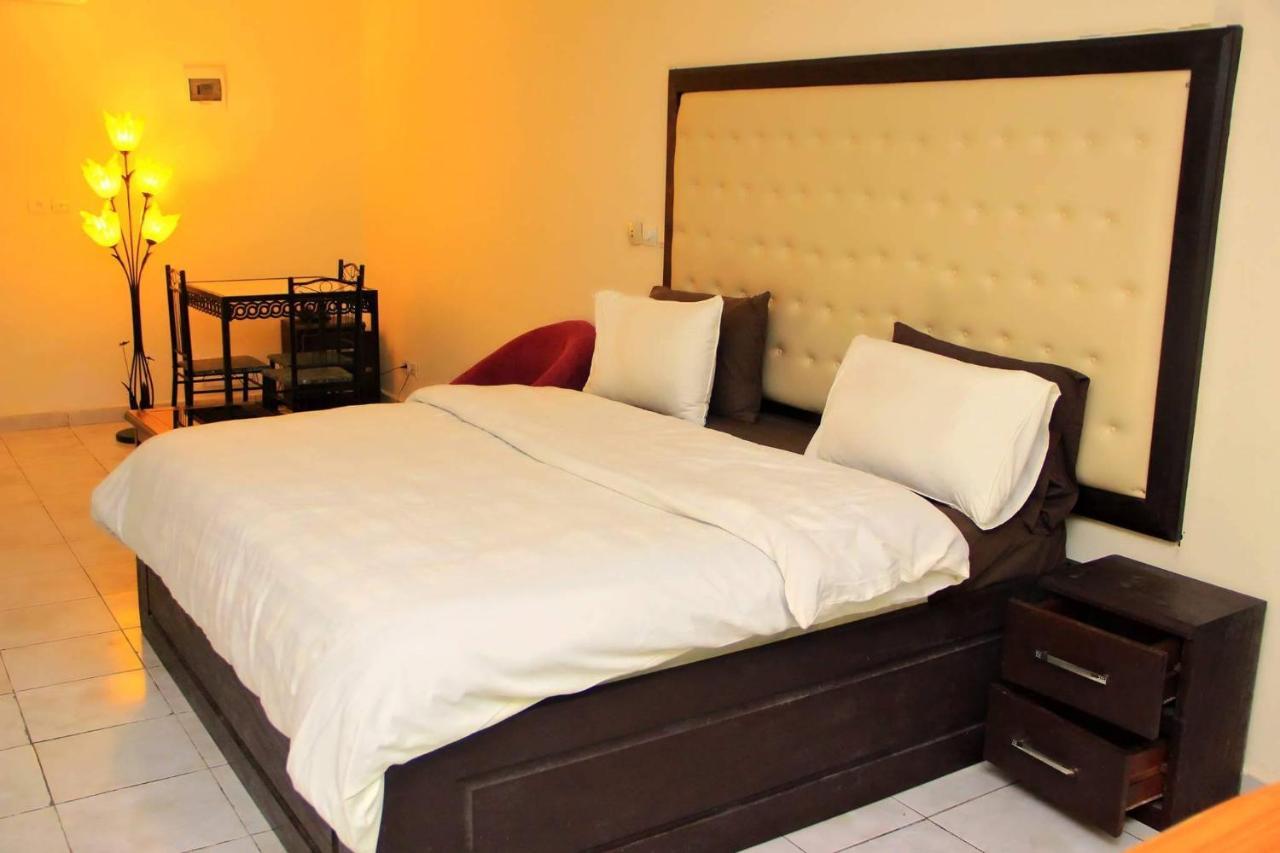 Hotel Saphir Abidjan Esterno foto
