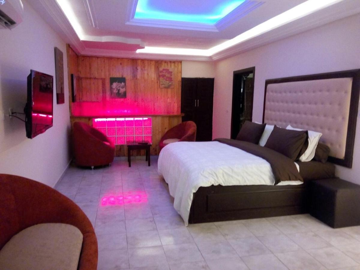 Hotel Saphir Abidjan Esterno foto
