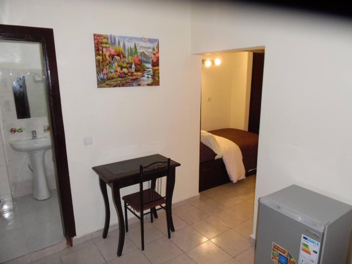 Hotel Saphir Abidjan Esterno foto