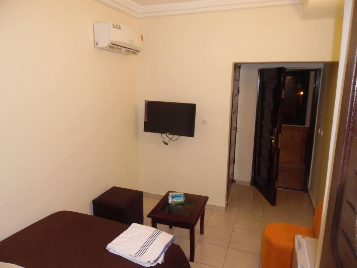 Hotel Saphir Abidjan Esterno foto