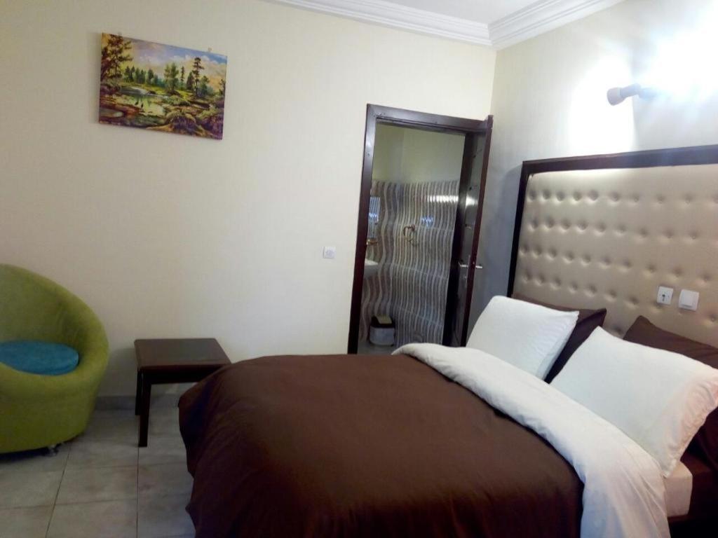 Hotel Saphir Abidjan Esterno foto