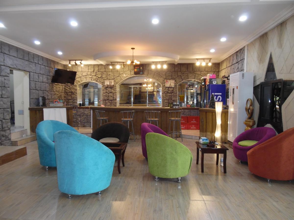 Hotel Saphir Abidjan Esterno foto