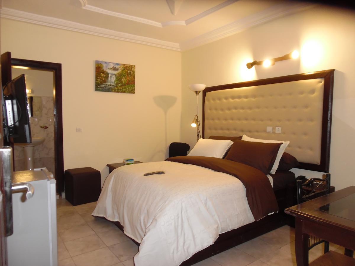 Hotel Saphir Abidjan Esterno foto