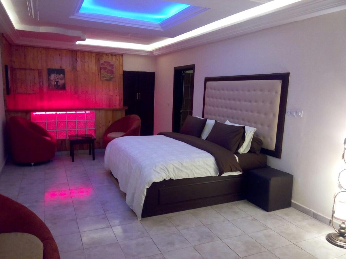 Hotel Saphir Abidjan Esterno foto