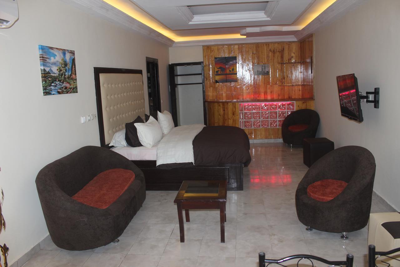 Hotel Saphir Abidjan Esterno foto
