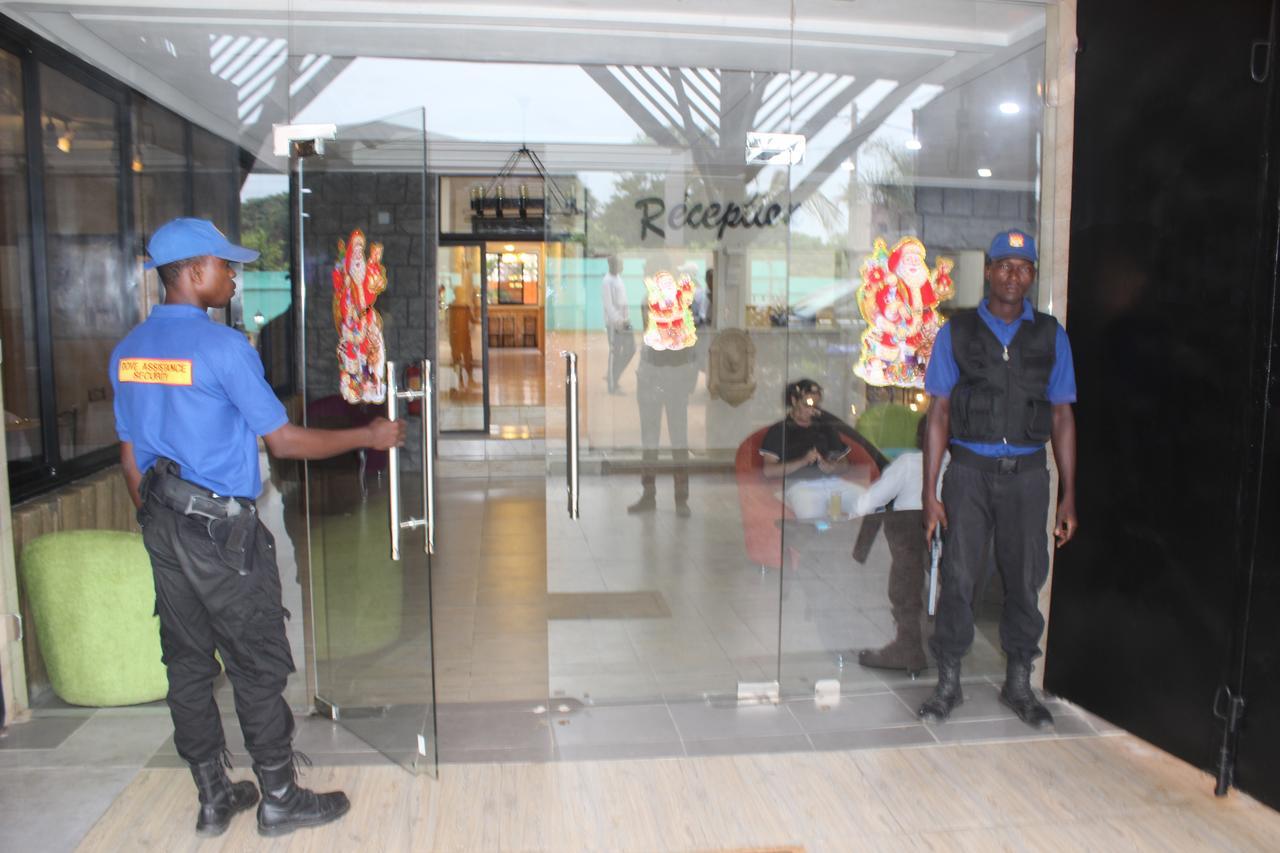 Hotel Saphir Abidjan Esterno foto
